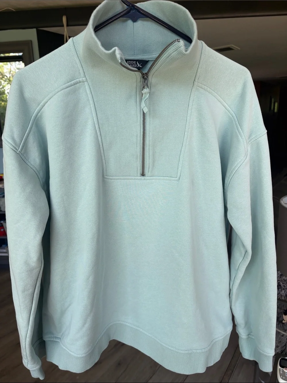 🐋 Eddie Bauer Quarter Zip Pullover. Size Large. EUC